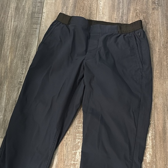 Kit and Ace Navy Navigator Commute Jogger Pants size 30 - Picture 3 of 7